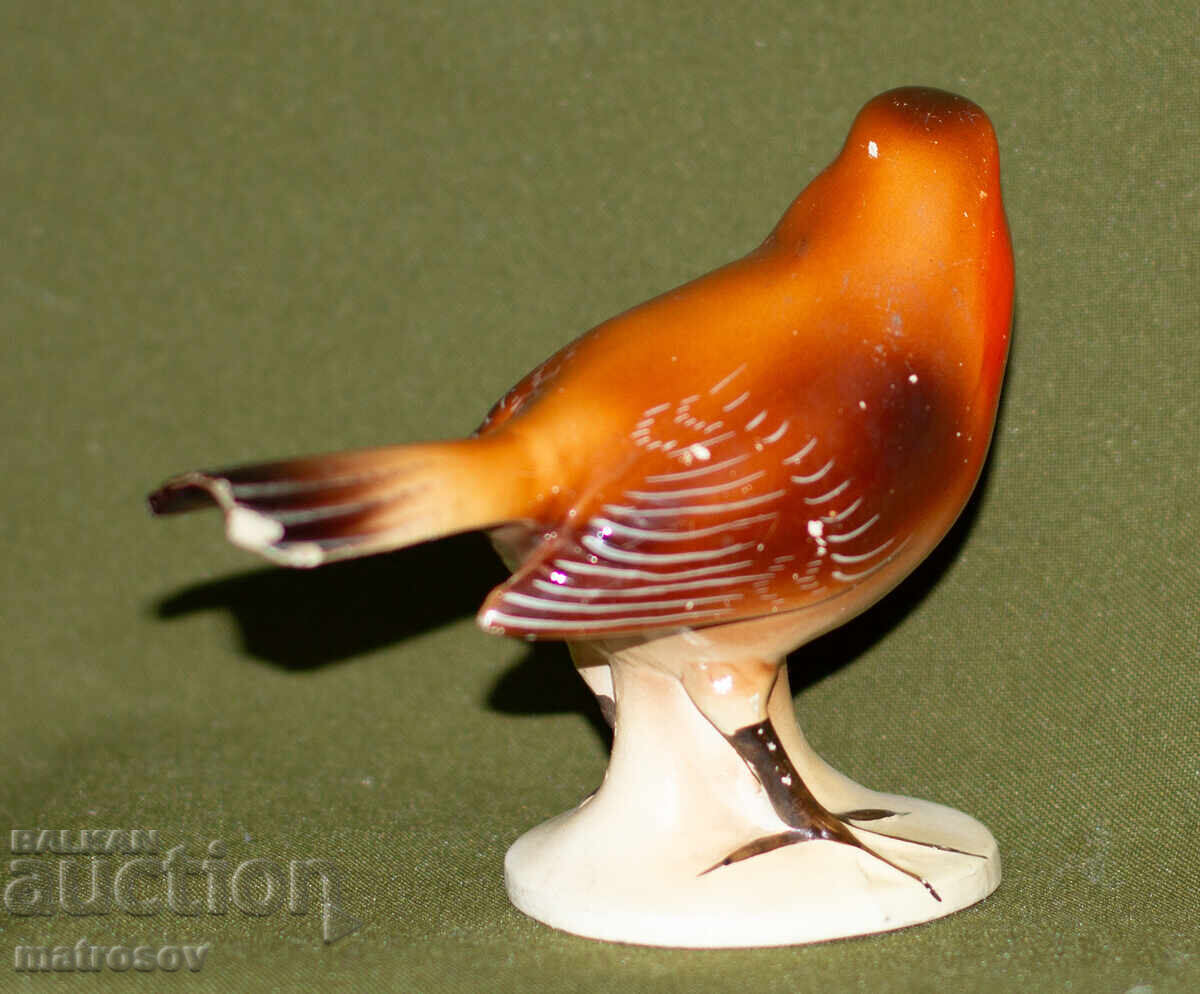 Delivery of Decorative porcelain figurine, bird Delivery of Decorative porcelain figurine, bird