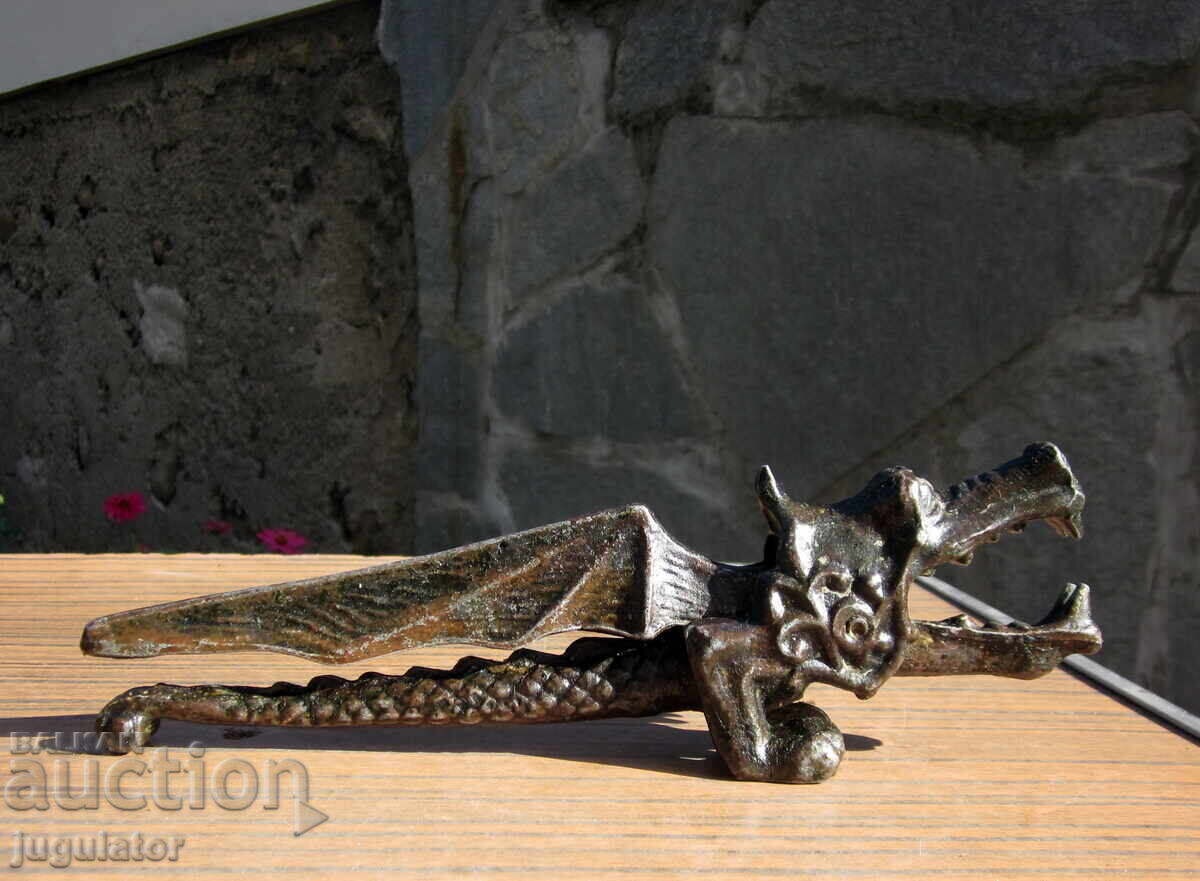 стара Руска Съветска метална настолна орехотрошачка дракон с цена 40.00 лв. | € 20.45 стара Руска Съветска метална настолна орехотрошачка дракон с цена 40.00 лв. | € 20.45