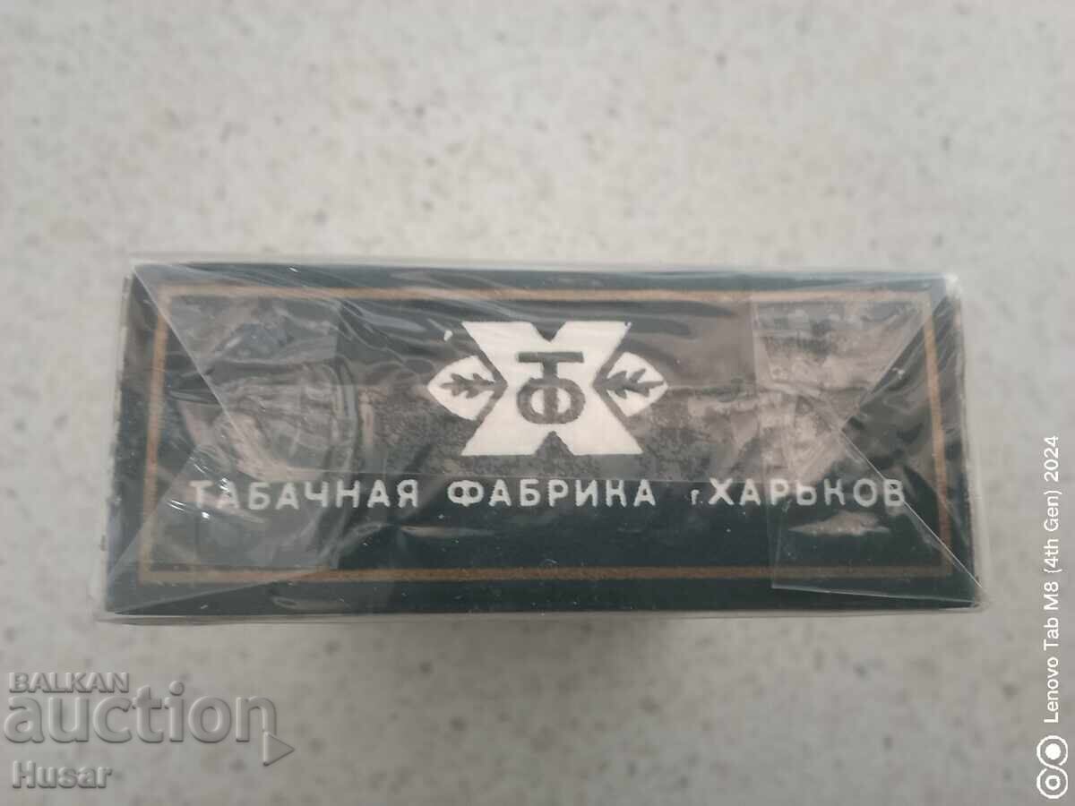 Доставка на Стари Цигари Космос, неразпечатвани