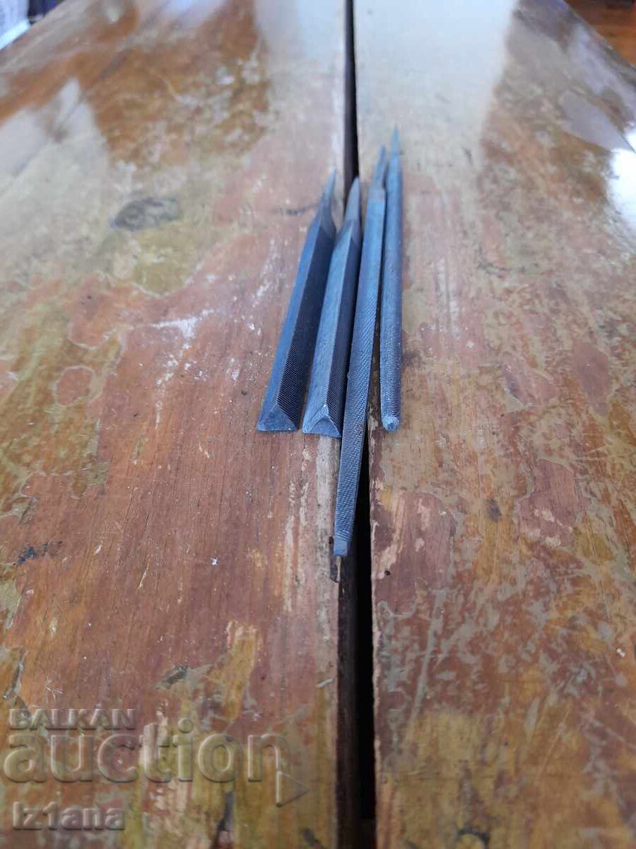 Delivery of Old Saw, saws