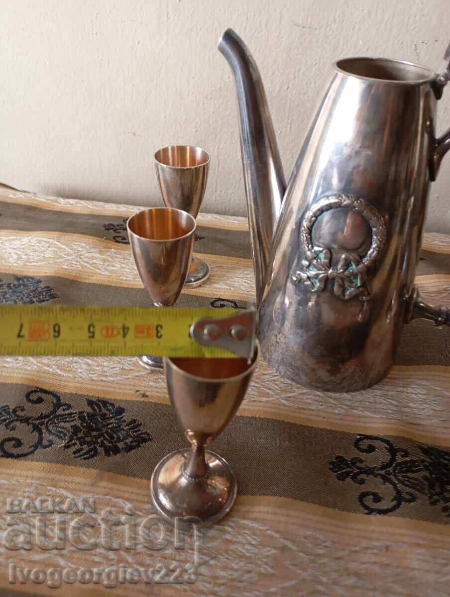 Delivery of Art Nouveau Service