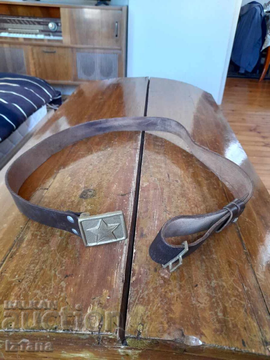 Veche centură militară cu preț 65.00 BGN | € 33.23 Veche centură militară cu preț 65.00 BGN | € 33.23