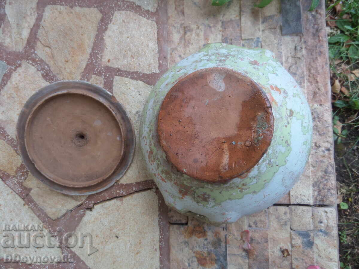 Auction Large stew pot with lid Auction Large stew pot with lid