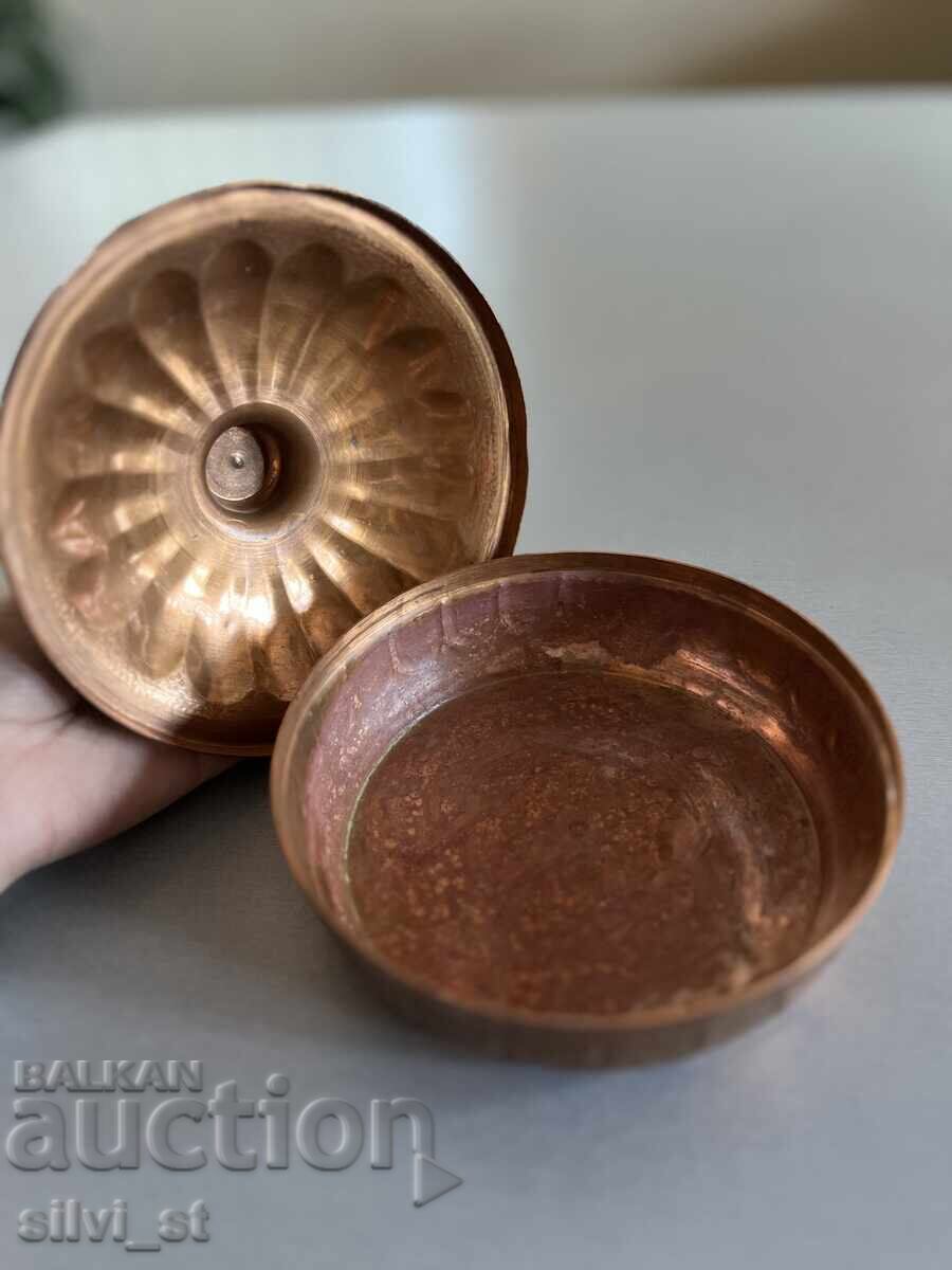 Доставка на Медна кутия