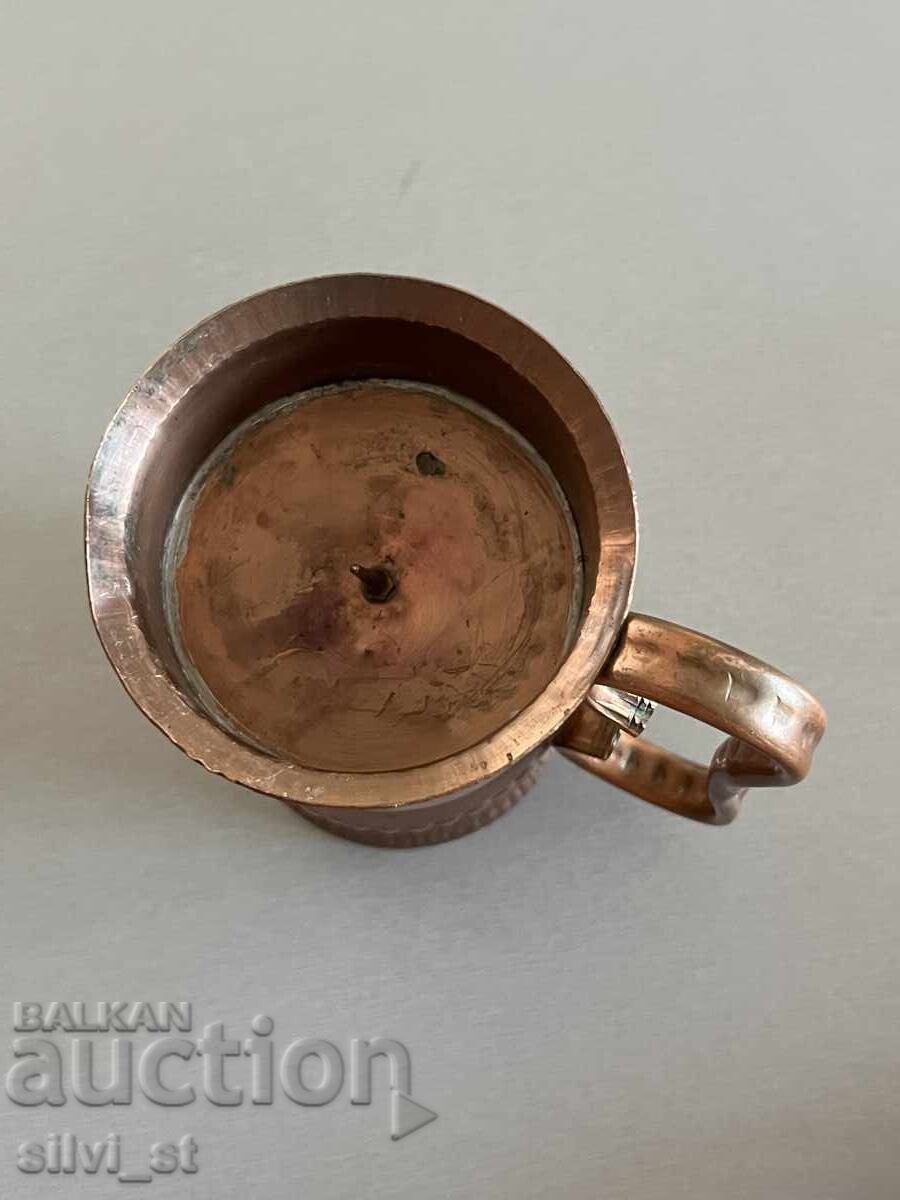 Доставка на Меден Свещник / форма на чаша Доставка на Меден Свещник / форма на чаша