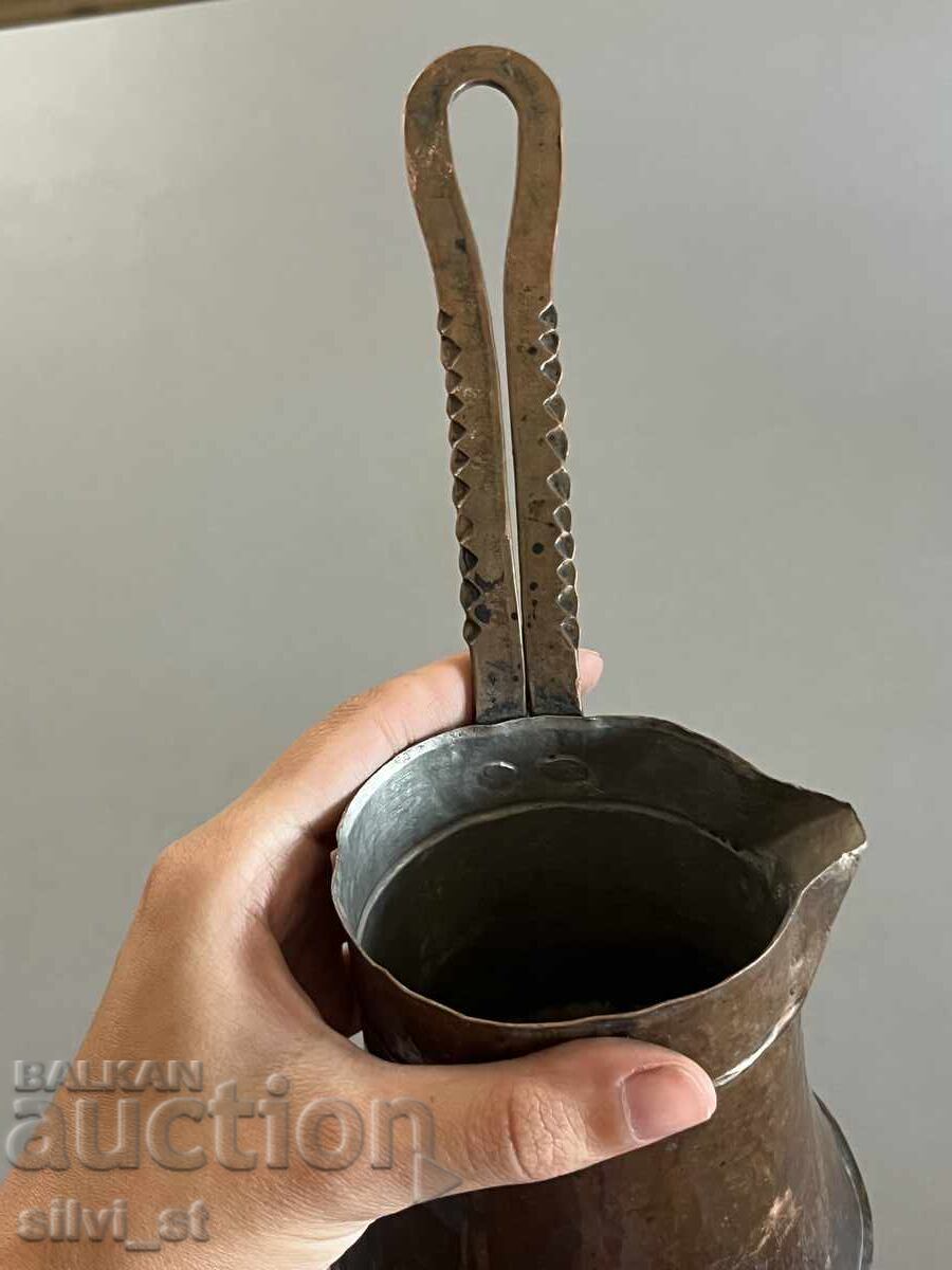 Delivery of Old copper kettle