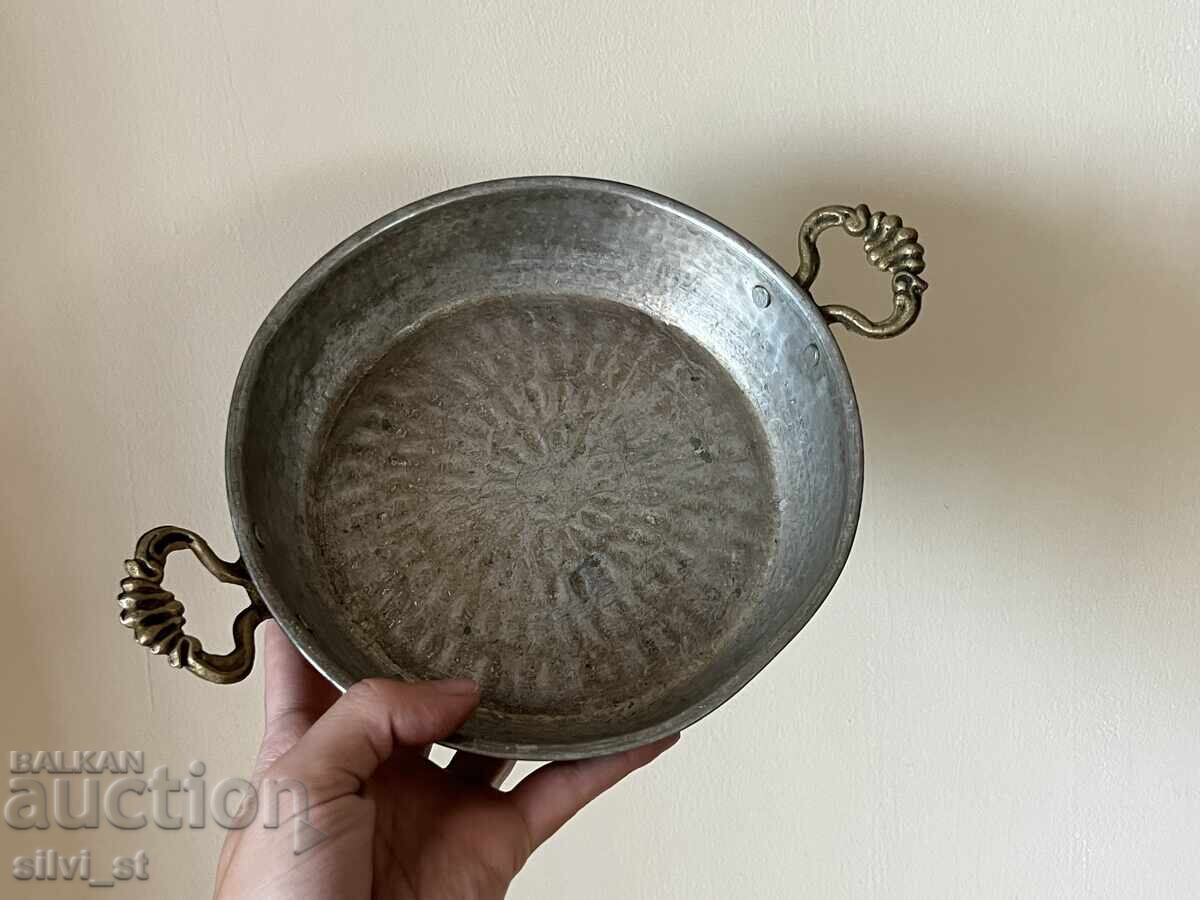 Delivery of Honey pot with bronze handle / 4 Pieces Delivery of Honey pot with bronze handle / 4 Pieces