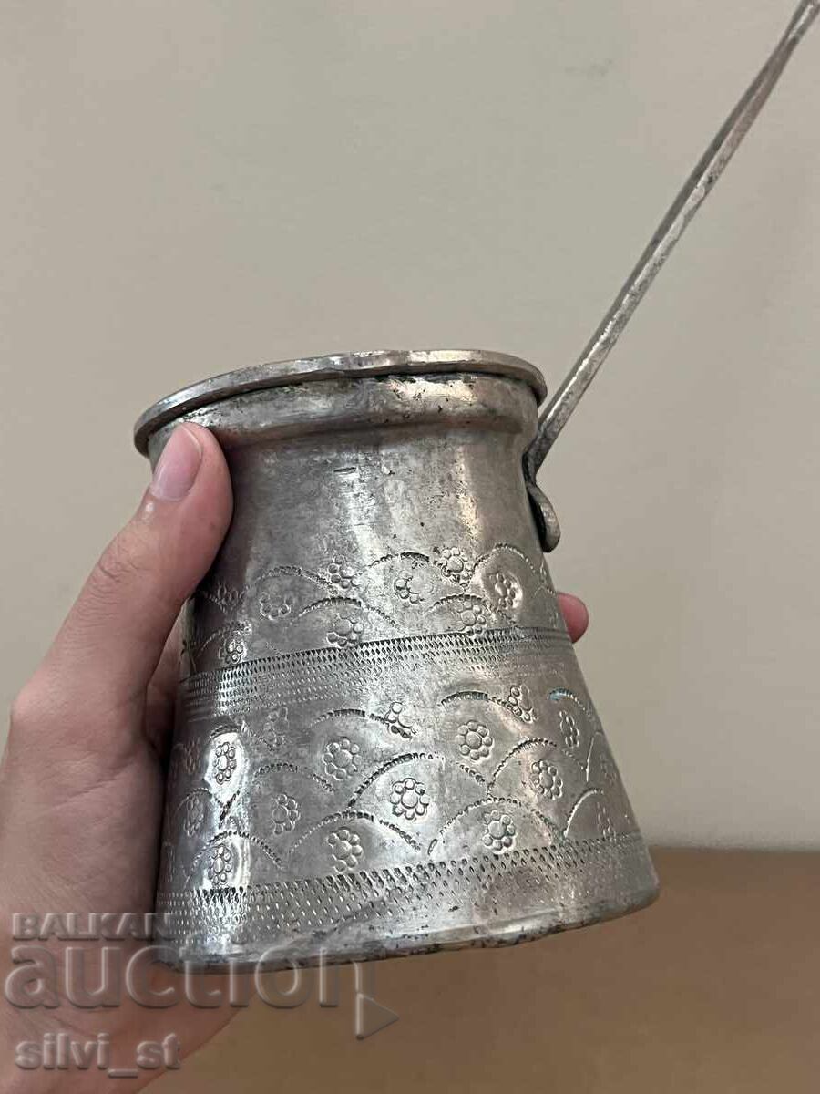 Ibric de cupru / cositorit și gravat cu preț 55.00 BGN | € 28.12