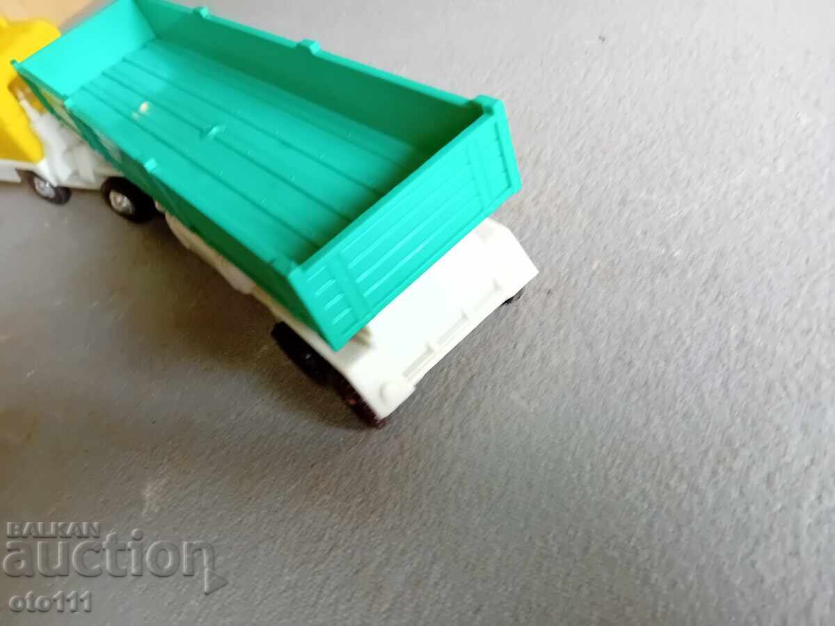 CAMION VECHI SOVIETIC, JUCĂRIE CU REMORCĂ - 6