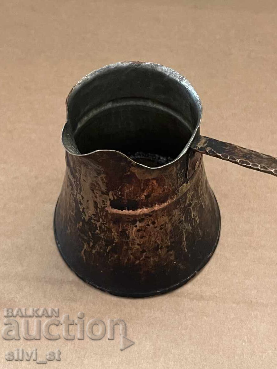 Auction Old copper kettle Auction Old copper kettle