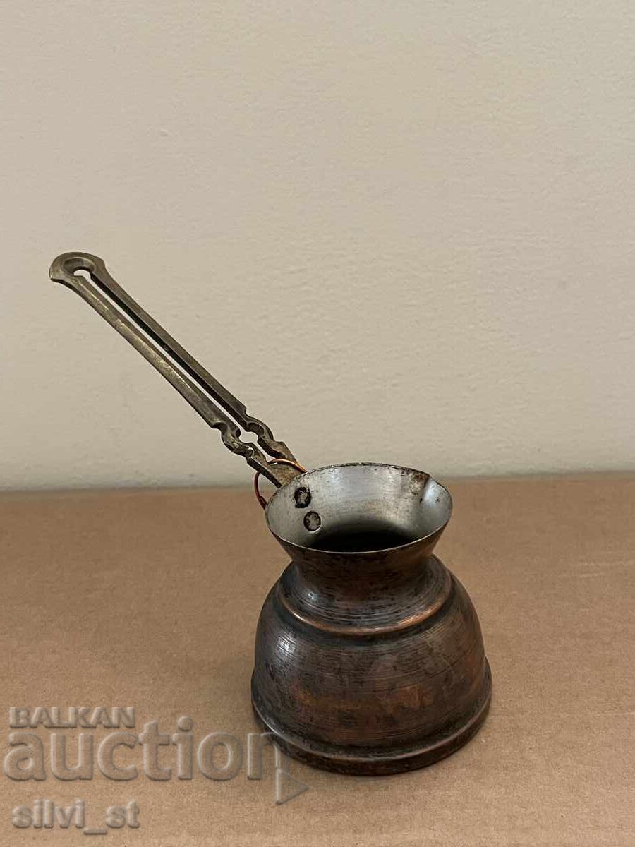 Old copper kettle with price 15.00 BGN | € 7.67