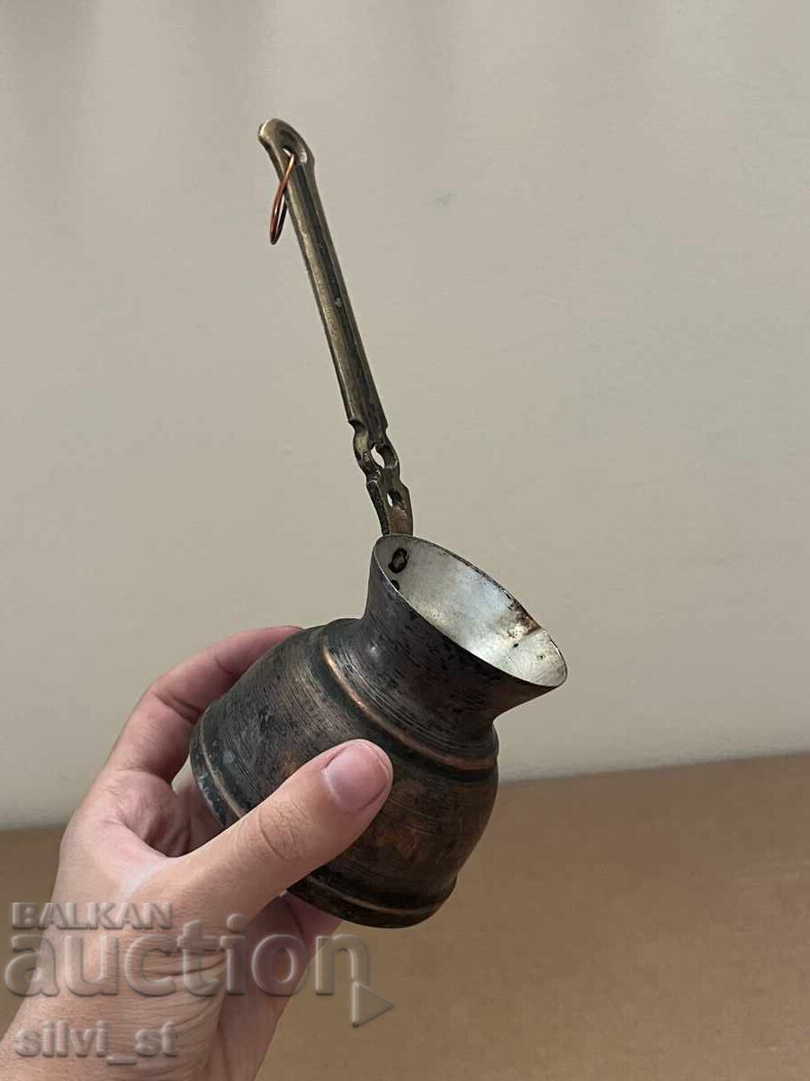 Auction  Old copper kettle