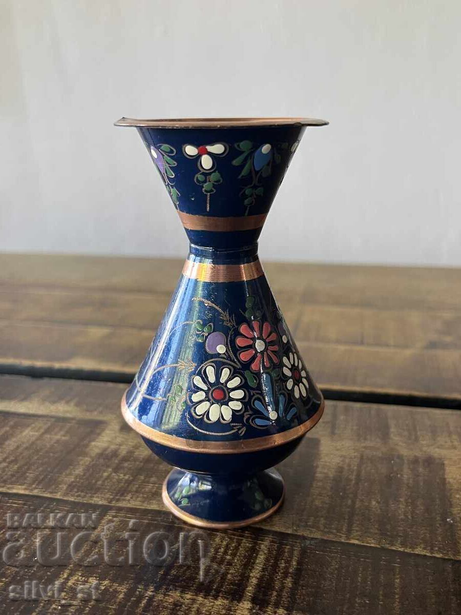 Винтидж турска медна ваза Gulistan с цена 32.00 лв. | € 16.36 Винтидж турска медна ваза Gulistan с цена 32.00 лв. | € 16.36