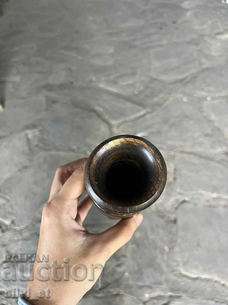 Παράδοση Ένα ξύλινο βάζο Παράδοση Ένα ξύλινο βάζο