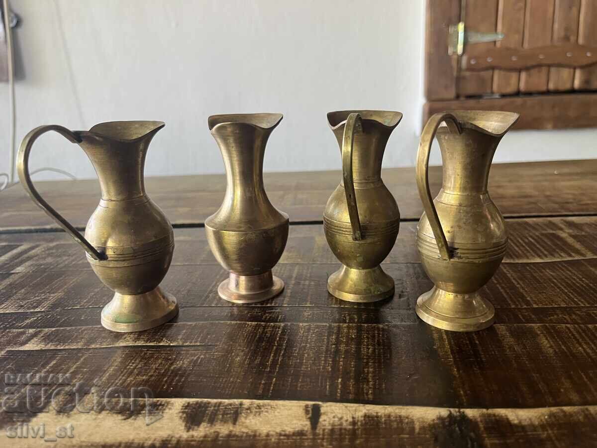 Auction  Bronze Jug / 4 pieces