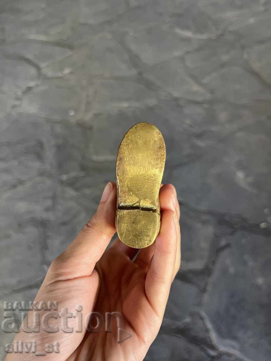 Παράδοση Χάλκινο ειδώλιο / Παπούτσι