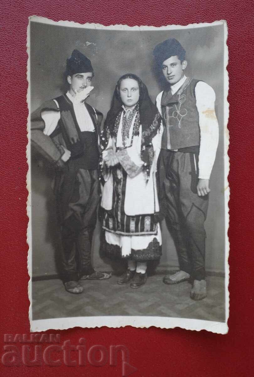 Λαϊκές φορεσιές Λαϊκές φορεσιές