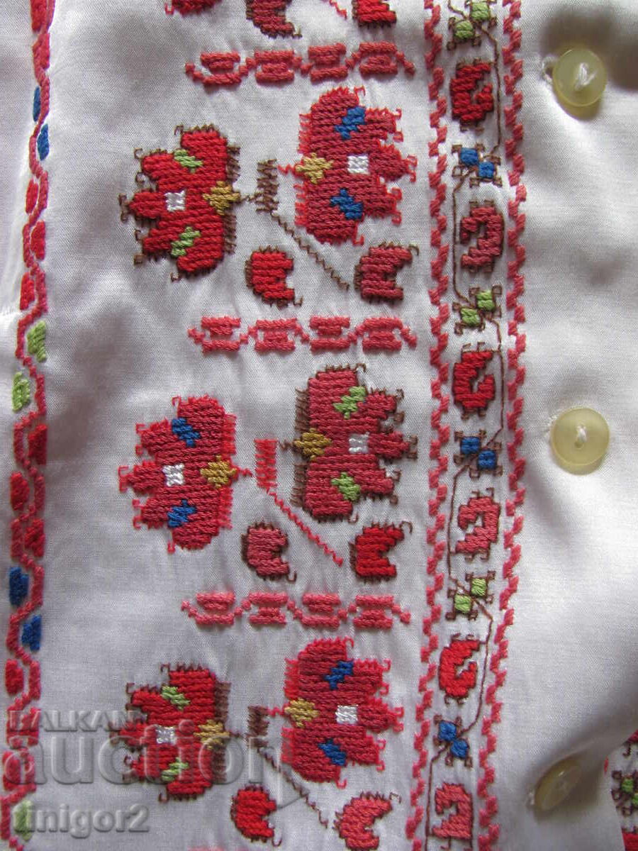 Delivery of Vintage shirt for traditional costume, hand-embroidered, folk art
