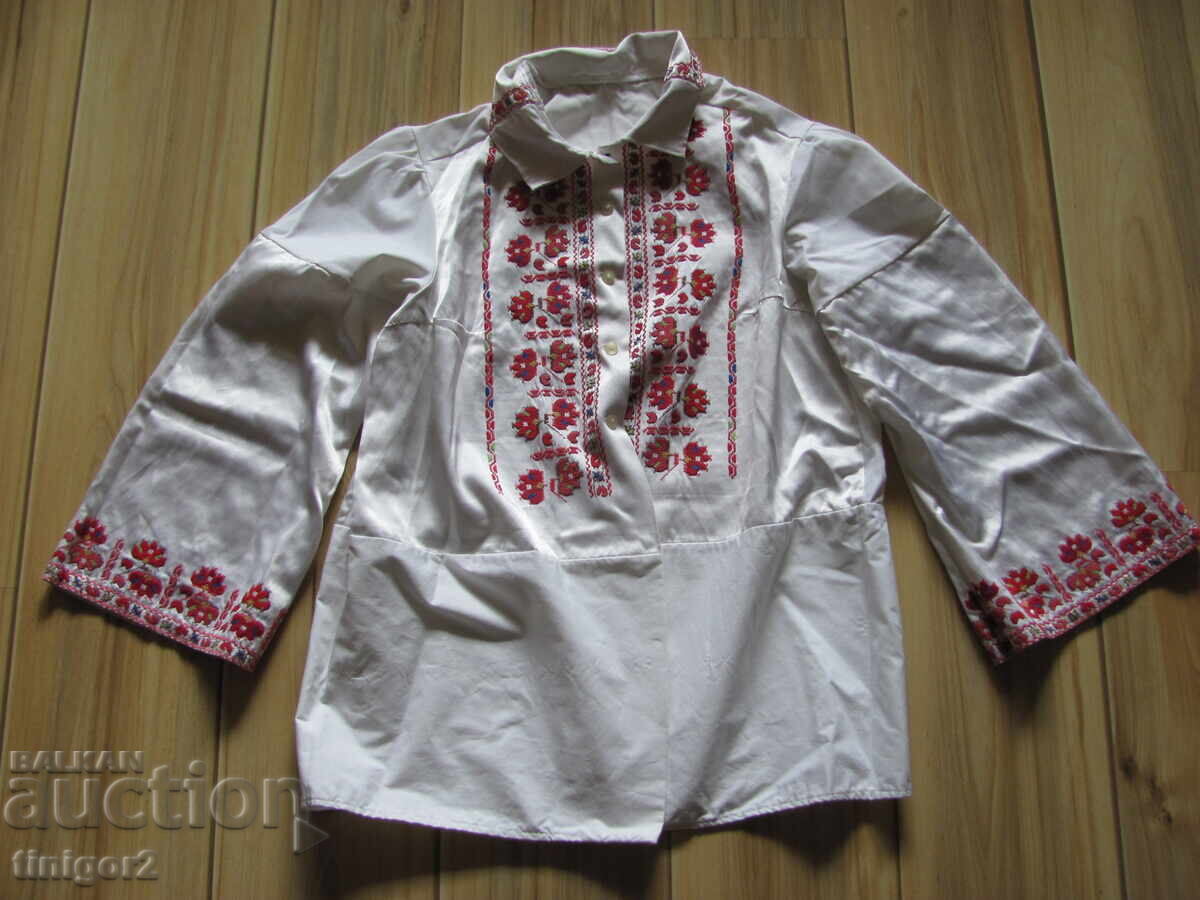 Vintage shirt for traditional costume, hand-embroidered, folk art