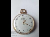 Позлатен часовник