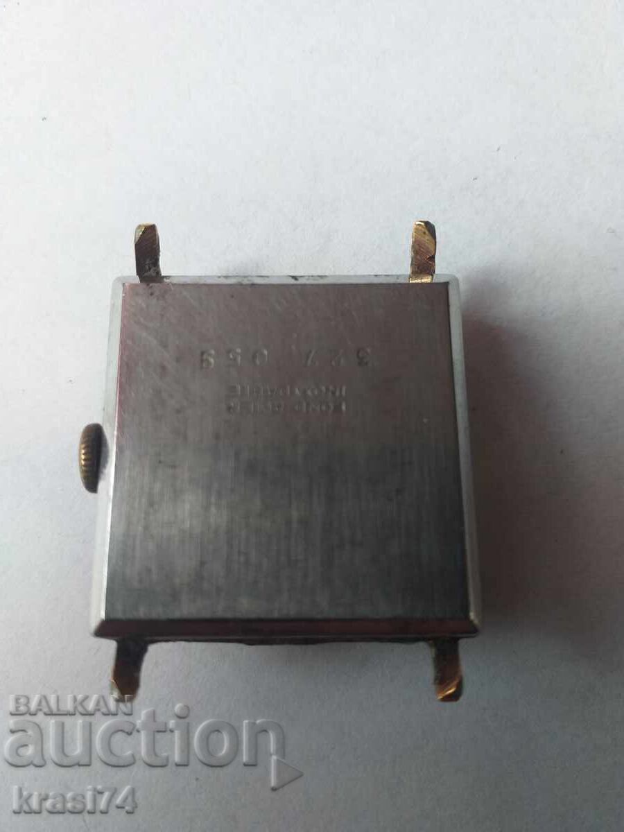 Επιχρυσωμένο ρολόι με τιμή 50.00 BGN | € 25.56 Επιχρυσωμένο ρολόι με τιμή 50.00 BGN | € 25.56