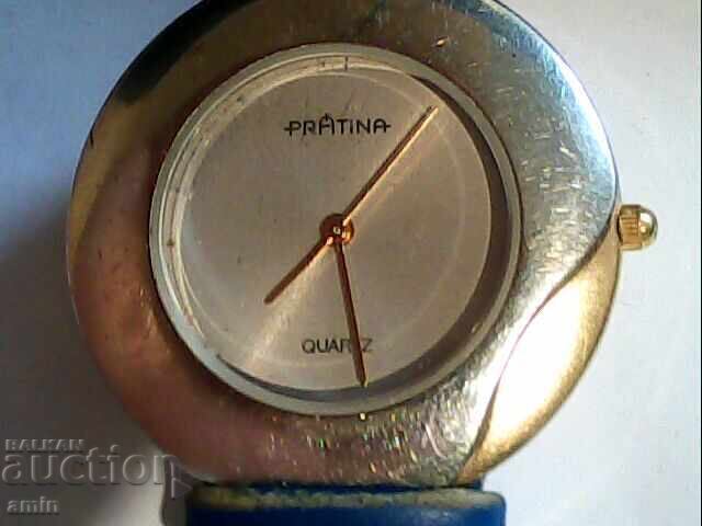 Beautiful Swiss 4-hour watch with a new battery with price 20.00 BGN | € 10.23