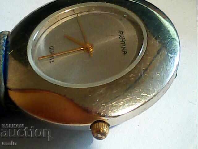 Auction  Beautiful Swiss 4-hour watch with a new battery