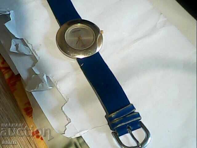 Delivery of Beautiful Swiss 4-hour watch with a new battery