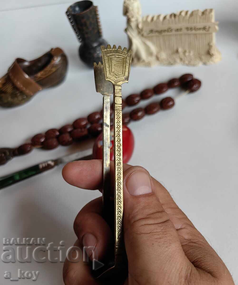 LOT SOUVENIRS AND OTHER - 5