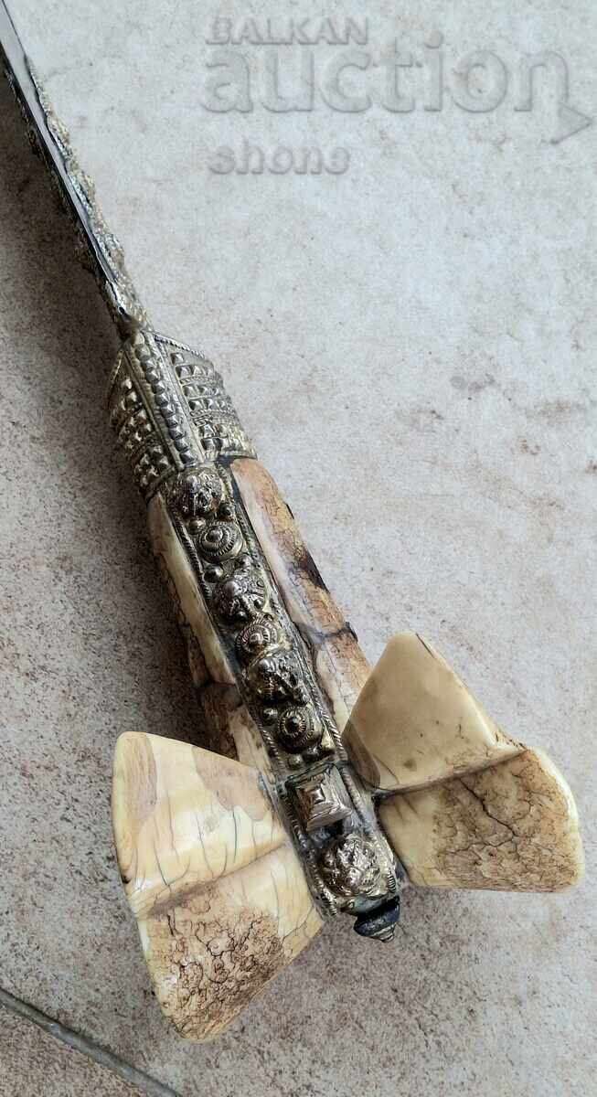 Аукцион Ятаган, сабя, шамшир, нож, каракулак, острие Аукцион Ятаган, сабя, шамшир, нож, каракулак, острие