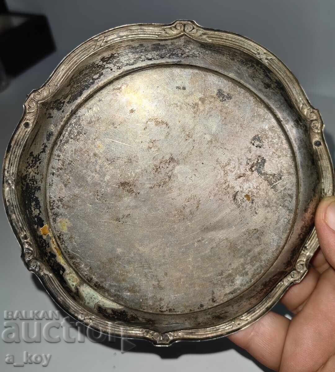 Доставка на МАСИВЕН МАРКИРАН МАЛЪК МЕТАЛЕН ПОДНОС ЧИНИЯ КУЧЕТА КУЧЕ