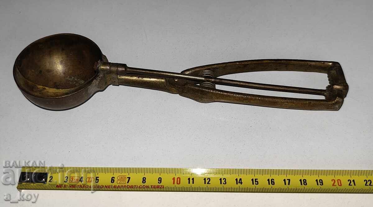 Σπάνιο εύρημα παλιά μεταλλική κουτάλα παγωτού για διακόσμηση με τιμή € 15.00 | 29.34 BGN