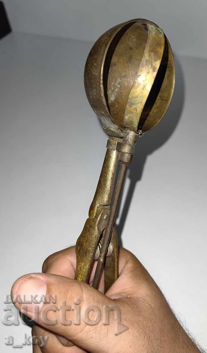 Δημοπρασία Σπάνιο εύρημα παλιά μεταλλική κουτάλα παγωτού για διακόσμηση