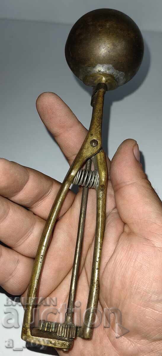 Доставка на РЯДКА НАХОДКА СТАРА МЕТАЛНА ЛЪЖИЦА ЗА СЛАДОЛЕД ЗА УКРАСА Доставка на РЯДКА НАХОДКА СТАРА МЕТАЛНА ЛЪЖИЦА ЗА СЛАДОЛЕД ЗА УКРАСА