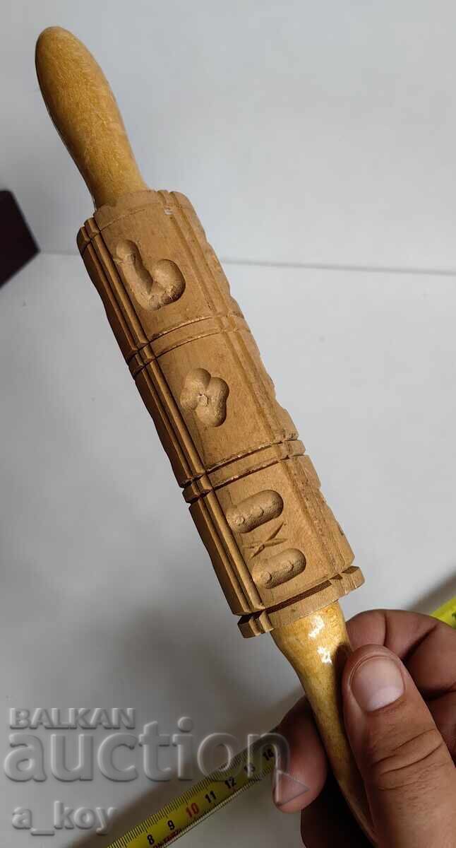 ДЪРВЕНА ТОЧИЛКА С ФИГУРИ ФОРМИ ЗА СЛАДКИ - 5