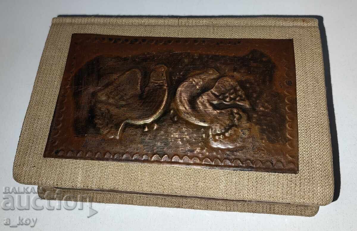 BEAUTIFUL JEWELRY BOX WITH BRASS TRIM with price 10.00 BGN | € 5.11 BEAUTIFUL JEWELRY BOX WITH BRASS TRIM with price 10.00 BGN | € 5.11