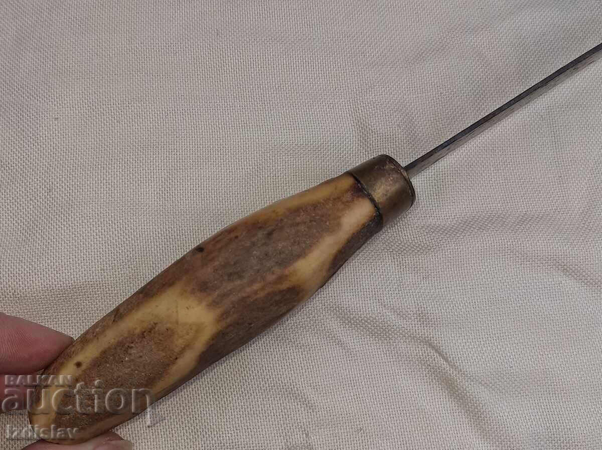 Livrarea Cuțit vechi de vânătoare Livrarea Cuțit vechi de vânătoare