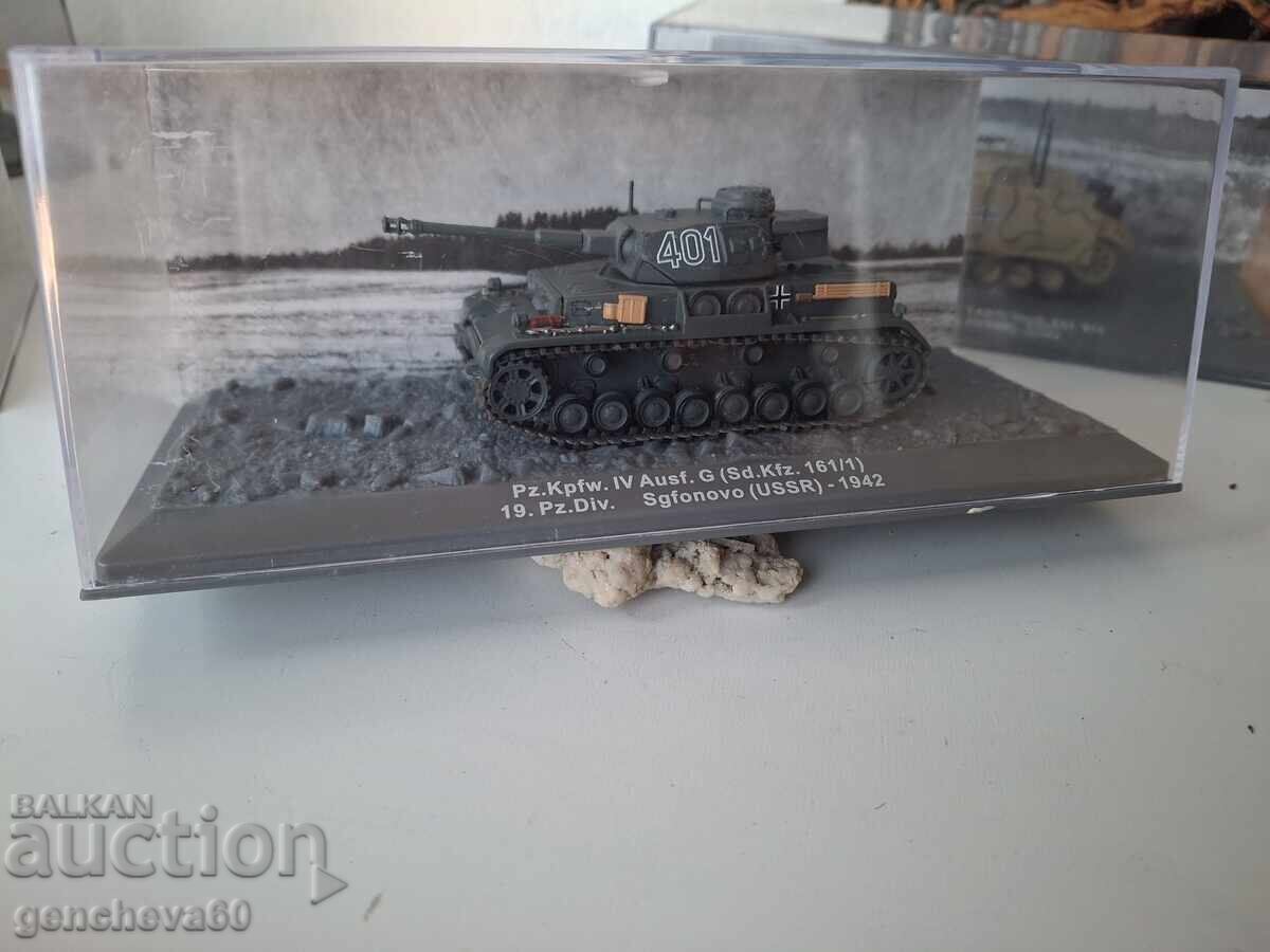 Delivery of UNIQUE LOT OF TANK MODELS IN BOXES Delivery of UNIQUE LOT OF TANK MODELS IN BOXES