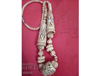 Старинно колие от кост, рог