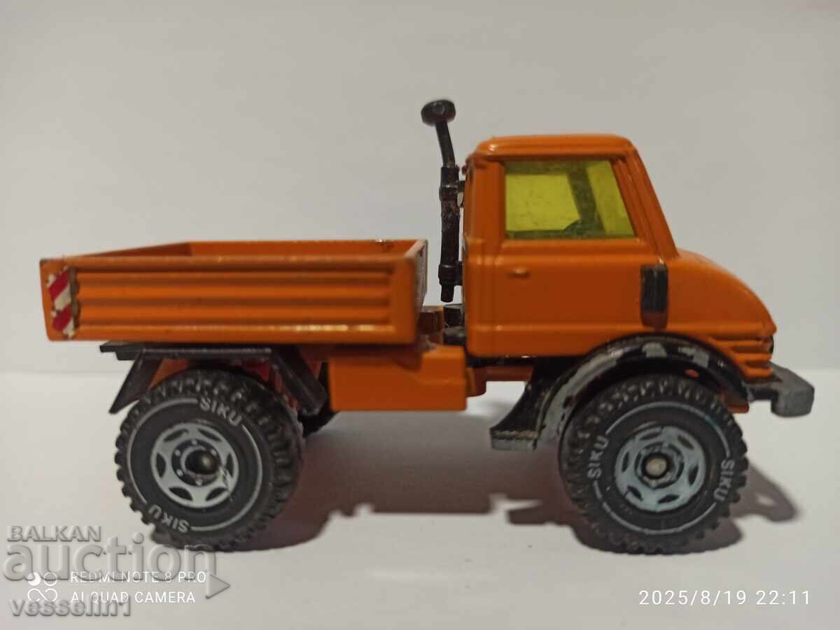 Jucărie veche siku camion Mercedes Unimog 1 cu preț 22.00 BGN | € 11.25 Jucărie veche siku camion Mercedes Unimog 1 cu preț 22.00 BGN | € 11.25