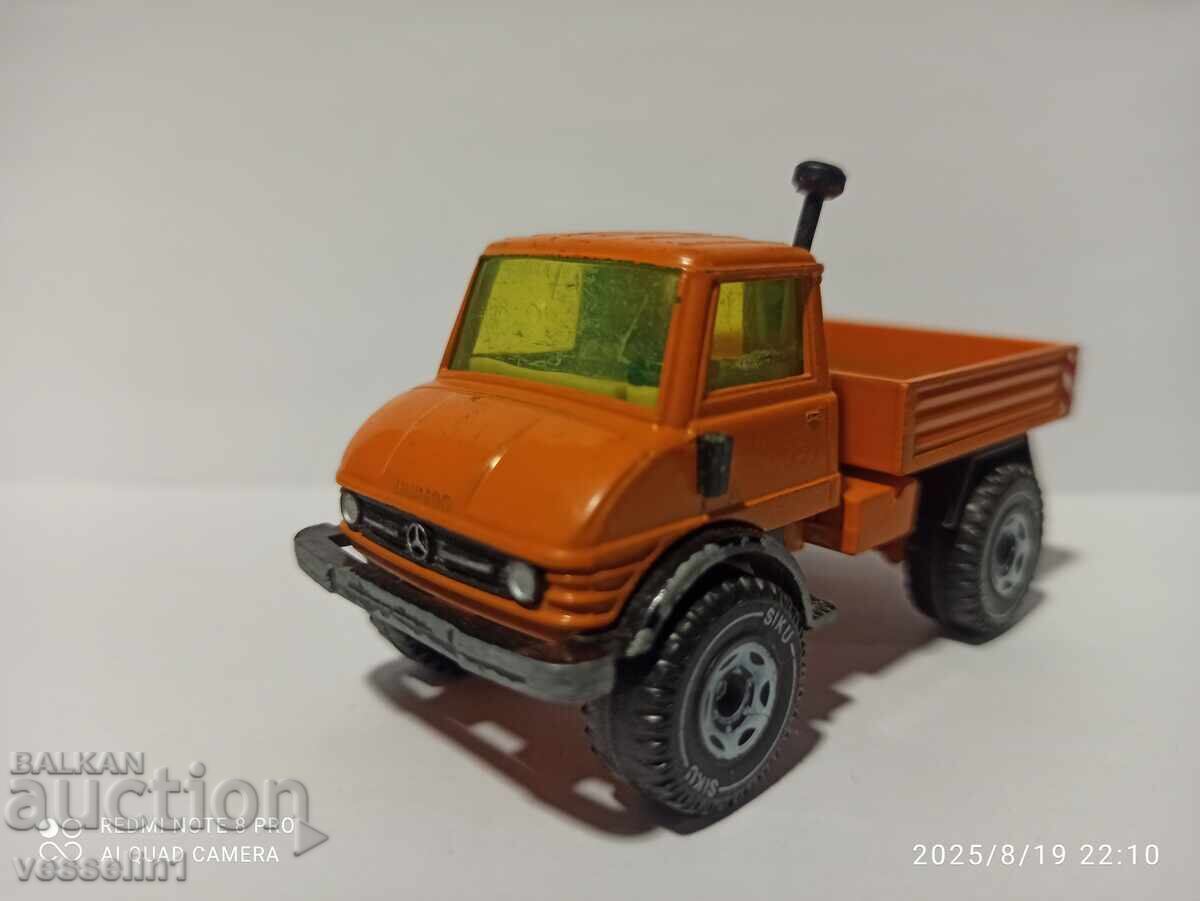 Παλιό παιχνίδι siku φορτηγό mercedes unimog 1