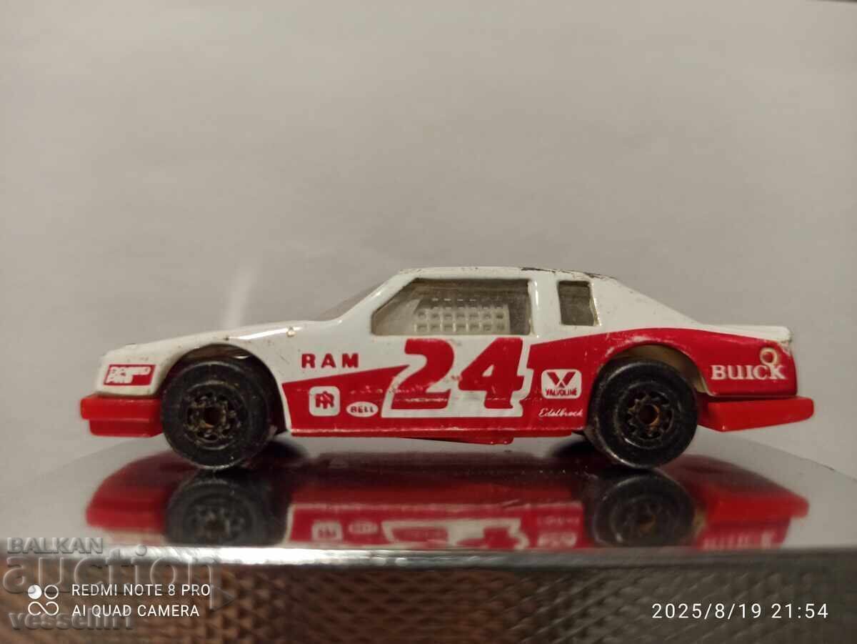 Licitație Jucărie veche 1/60 mașină rară Buick 24 horse le man Licitație Jucărie veche 1/60 mașină rară Buick 24 horse le man