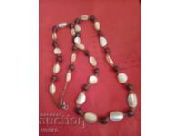 Αρχαίο κολιέ από μαργαριτάρι