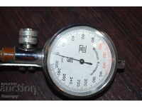 Sphygmomanometer - metal manometer