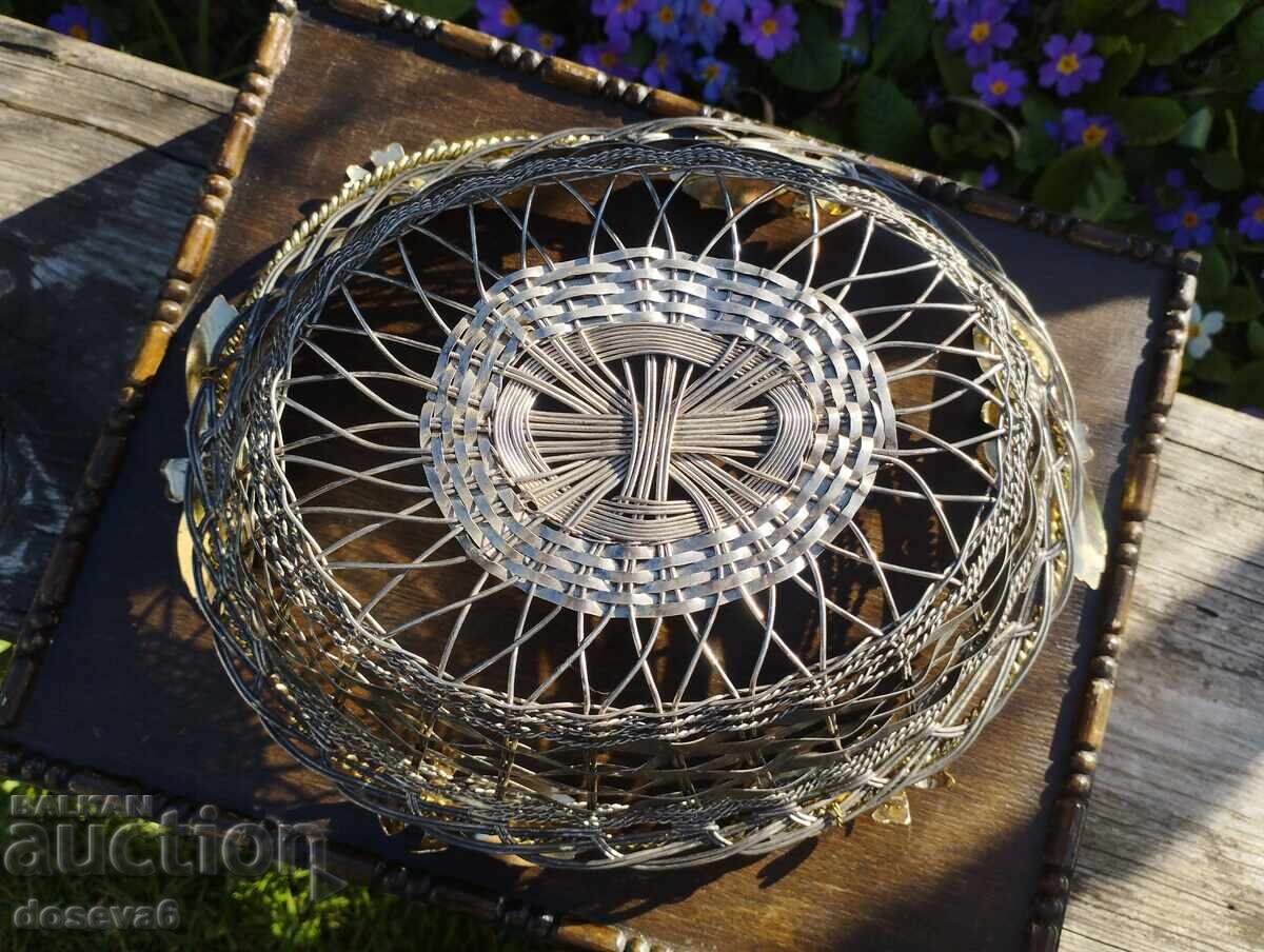 Метален панер за хляб, а защо не и великденски яйца, плодове - 5