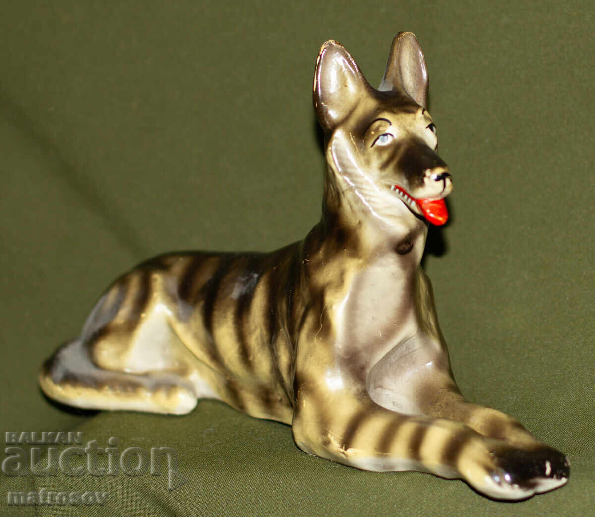 Διακοσμητικό κεραμικό ειδώλιο σκύλου με τιμή 180.00 BGN | € 92.03