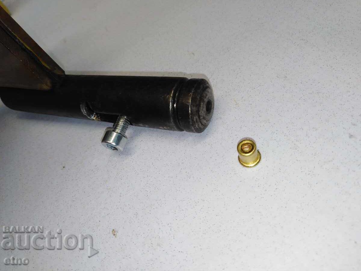 EXPLODER, DOG CHASER WITH HUNTING CAPS, WASP - 7