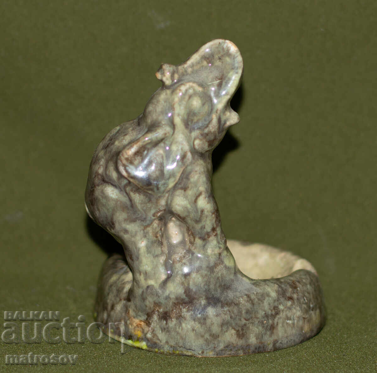 Delivery of Decorative ceramic elephant figurine, ashtray