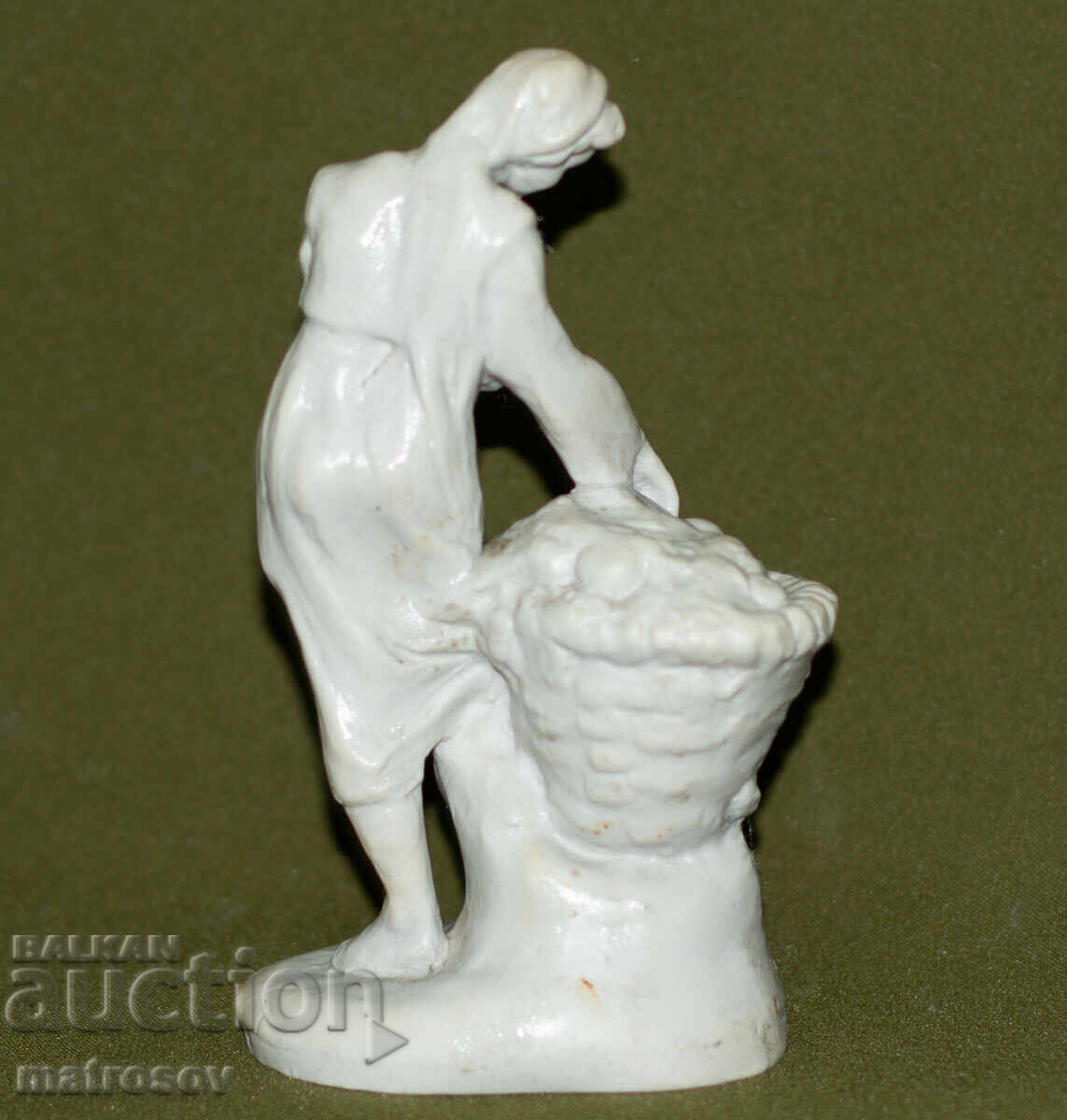 Παράδοση Παλιά χειροποίητη κεραμική φιγούρα γυναίκας