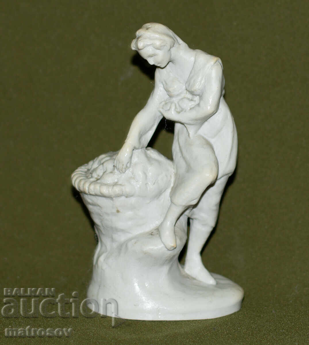 Παλιά χειροποίητη κεραμική φιγούρα γυναίκας